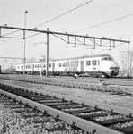 170701 Afbeelding van het electrische treinstel nr. 431 (Plan V, mat. 1964) van de N.S. tijdens de presentatie van de ...